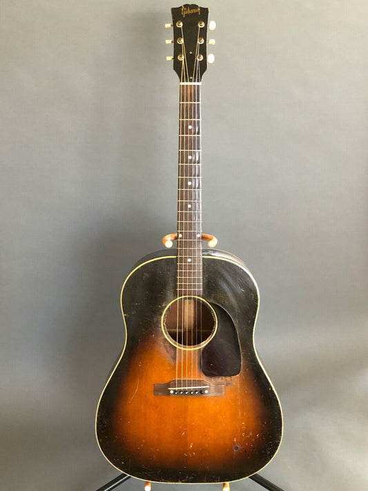 GIBSON Vintage 1949 J-45 Acoustic Guitar & Hardshell Case