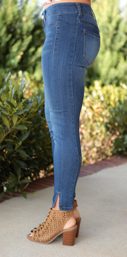 Cropped Slit Jeans – Lennon & Lace